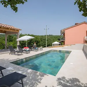 https://villa-sonja-ripenda-kras.in-istria.net