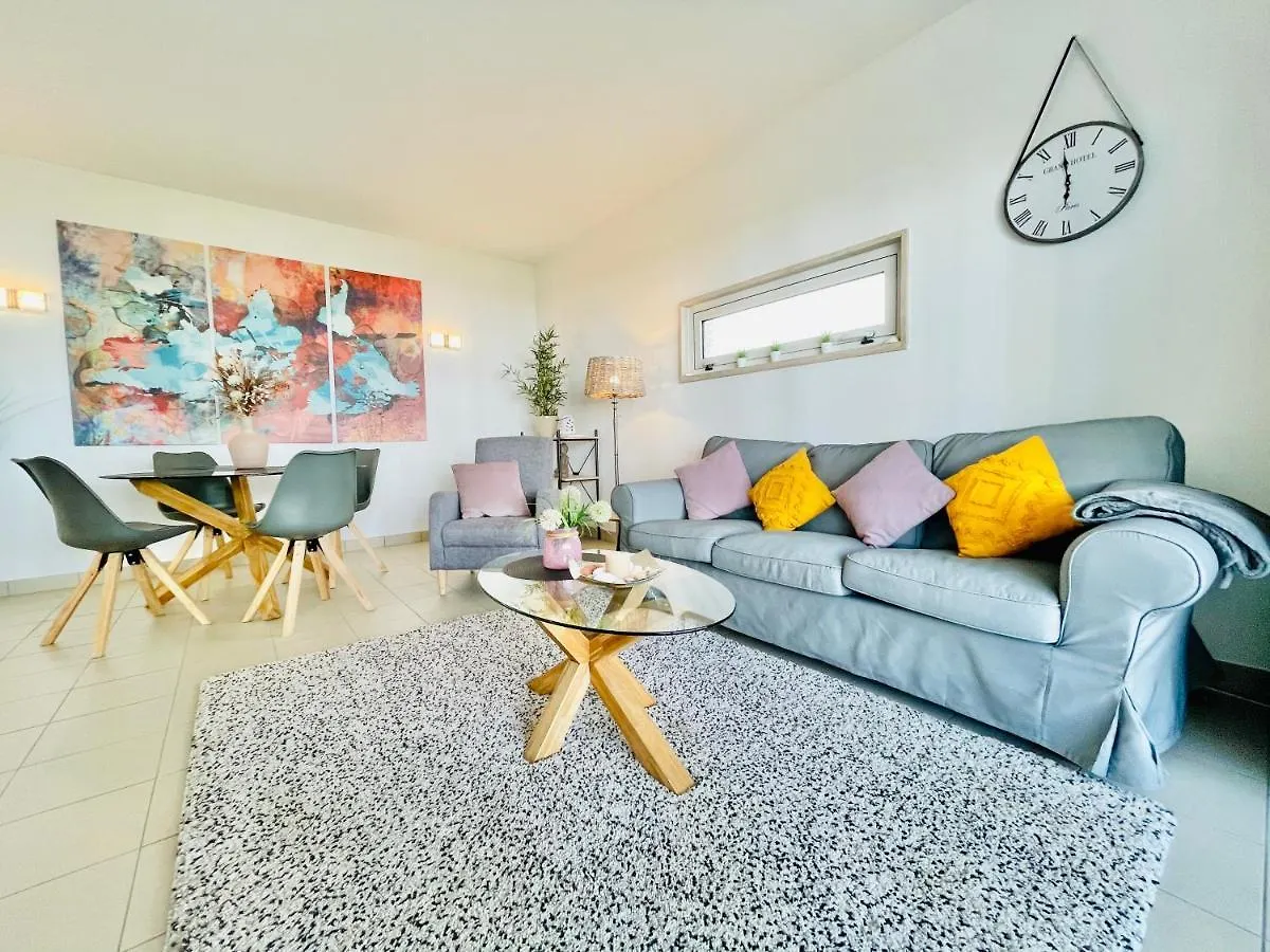 Angies Marina Apartment, Includes 2 Free Passes For The Marina Pool Lagos 0*,  Portogallo