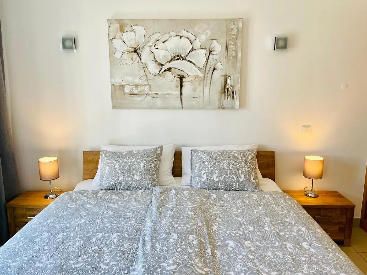 Angies Marina Apartment, Includes 2 Free Passes For The Marina Pool Lagos 0*,